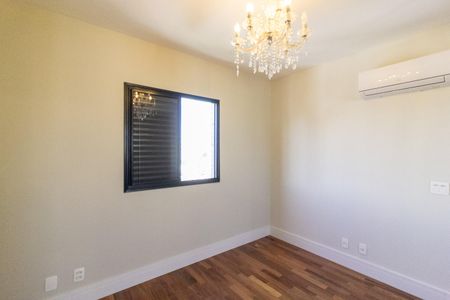 Apartamento à venda com 181m², 3 quartos e 4 vagasQuarto 2