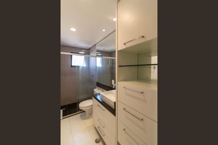 Apartamento à venda com 181m², 3 quartos e 4 vagasBanheiro Suíte