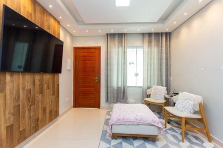 Casa à venda com 75m², 3 quartos e 2 vagas Casa à venda com 75m², 3 quartos e 2 vagasSala