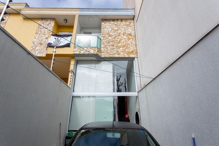 Casa à venda com 75m², 3 quartos e 2 vagas Casa à venda com 75m², 3 quartos e 2 vagasFachada