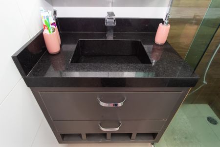 Casa à venda com 75m², 3 quartos e 2 vagas Casa à venda com 75m², 3 quartos e 2 vagasBanheiro