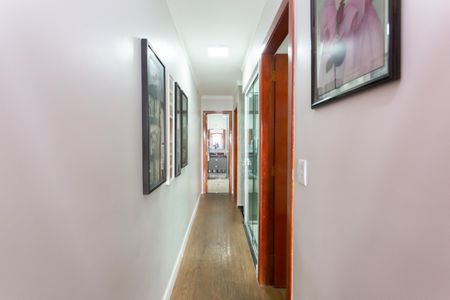 Casa à venda com 75m², 3 quartos e 2 vagas Casa à venda com 75m², 3 quartos e 2 vagasCorredor