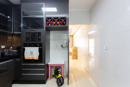 Casa à venda com 75m², 3 quartos e 2 vagas Casa à venda com 75m², 3 quartos e 2 vagasCozinha - Armários