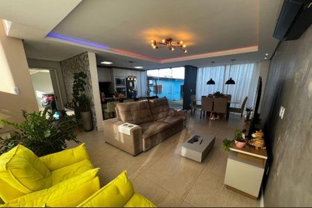 Casa para alugar com 3 quartos, 235m² em Boa Saúde, Novo Hamburgo