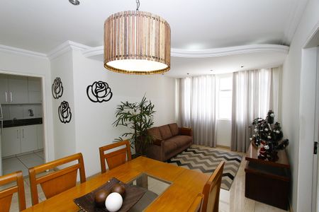 Apartamento à venda com 85m², 2 quartos e 1 vagaSala