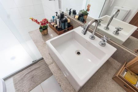 Apartamento à venda com 104m², 2 quartos e 2 vagas Apartamento à venda com 104m², 2 quartos e 2 vagasSuíte