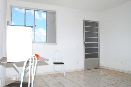 Sala de apartamento para alugar com 2 quartos, 43m² em Paulo Vi, Belo Horizonte