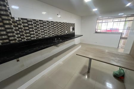 Cozinha de casa de condomínio para alugar com 5 quartos, 200m² em Portuguesa, Rio de Janeiro