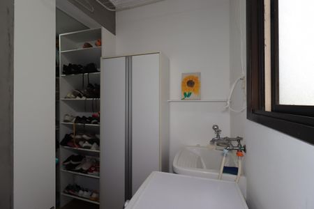 Apartamento à venda com 71m², 3 quartos e 1 vagaÁrea de Serviço