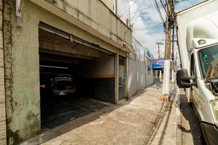 Casa à venda com 278m², 2 quartos e sem vaga Casa à venda com 278m², 2 quartos e sem vagaFachada