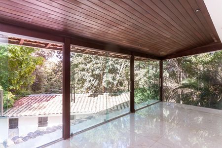 varanda sala de casa de condomínio para alugar com 3 quartos, 2160m² em Passárgada, Nova Lima