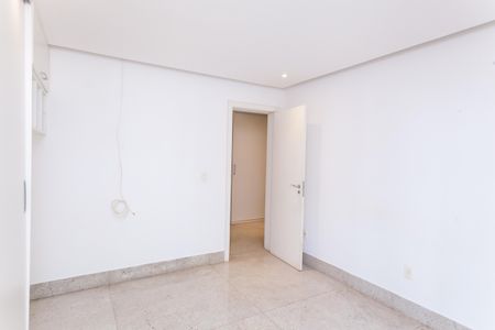 Casa de condomínio para alugar com 2160m², 3 quartos e 3 vagasquarto 1