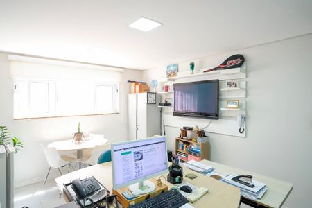 Casa à venda com 213m², 3 quartos e 2 vagasEscritório 2