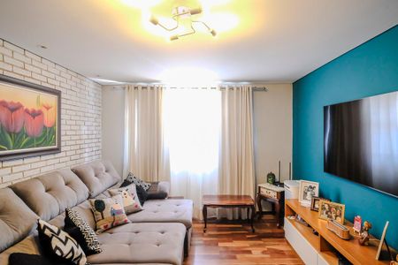 Casa à venda com 213m², 3 quartos e 2 vagasSala