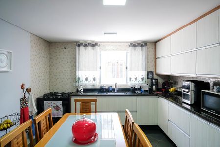 Casa à venda com 213m², 3 quartos e 2 vagasCozinha