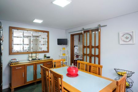 Casa à venda com 213m², 3 quartos e 2 vagasCozinha