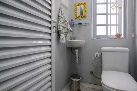 Casa à venda com 213m², 3 quartos e 2 vagasLavabo