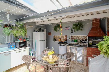 Casa à venda com 213m², 3 quartos e 2 vagasVaranda gourmet