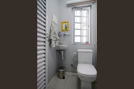 Casa à venda com 213m², 3 quartos e 2 vagasLavabo