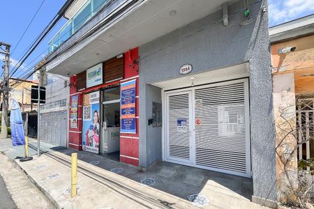 Casa à venda com 213m², 3 quartos e 2 vagasFachada + plaquinha