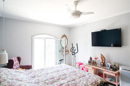 Casa à venda com 213m², 3 quartos e 2 vagasQuarto 2