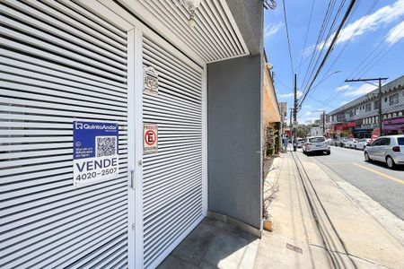 Casa à venda com 213m², 3 quartos e 2 vagasFachada + plaquinha