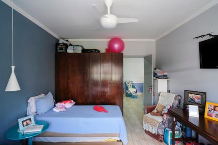 Casa à venda com 213m², 3 quartos e 2 vagasQuarto 1