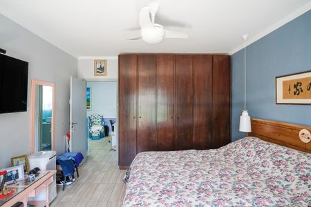 Casa à venda com 213m², 3 quartos e 2 vagasQuarto 2