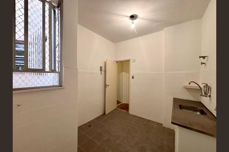 Apartamento à venda com 75m², 2 quartos e sem vagaCozinha