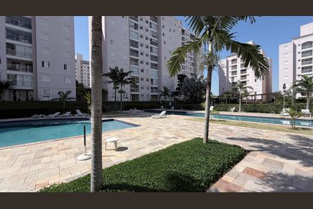 Apartamento à venda com 76m², 3 quartos e 2 vagas Apartamento à venda com 76m², 3 quartos e 2 vagasÁrea comum - Piscina