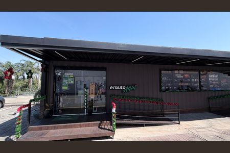 Apartamento à venda com 76m², 3 quartos e 2 vagas Apartamento à venda com 76m², 3 quartos e 2 vagasMini Mercado