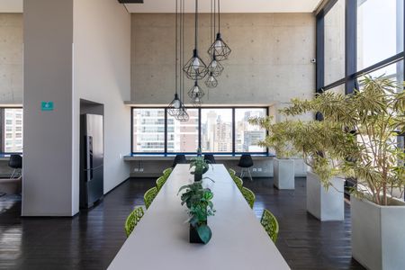 Apartamento para alugar com 74m², 2 quartos e 1 vagaÁrea comum - Salão de festas