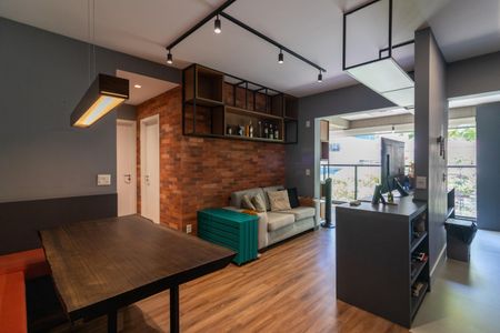 Sala de apartamento à venda com 2 quartos, 74m² em Vila Olímpia, São Paulo