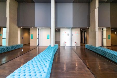 Apartamento para alugar com 74m², 2 quartos e 1 vagaHall social