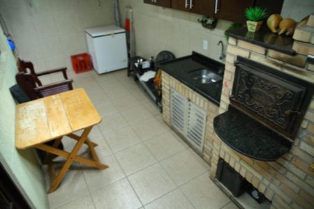 Casa de condomínio à venda com 130m², 3 quartos e 3 vagasÁrea gourmet 