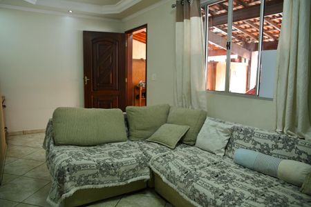 Casa de condomínio à venda com 130m², 3 quartos e 3 vagasSala