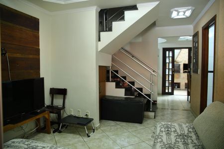 Casa de condomínio à venda com 130m², 3 quartos e 3 vagasSala