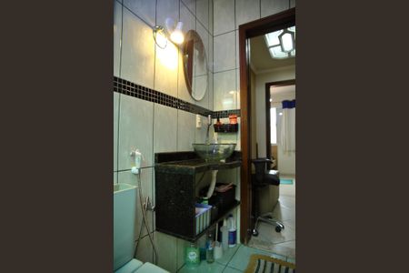 Casa de condomínio à venda com 130m², 3 quartos e 3 vagasBanheiro