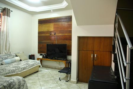 Casa de condomínio à venda com 130m², 3 quartos e 3 vagasSala