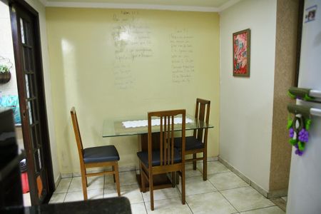 Casa de condomínio à venda com 130m², 3 quartos e 3 vagasCozinha 