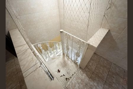 Casa para alugar com 125m², 3 quartos e 4 vagas Casa para alugar com 125m², 3 quartos e 4 vagasEscada