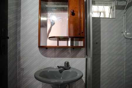 Banheiro de apartamento para alugar com 2 quartos, 71m² em Vila Lavinia, Mogi das Cruzes