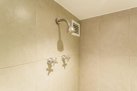 Banheiro de kitnet/studio à venda com 1 quarto, 60m² em Vila Olímpia, São Paulo