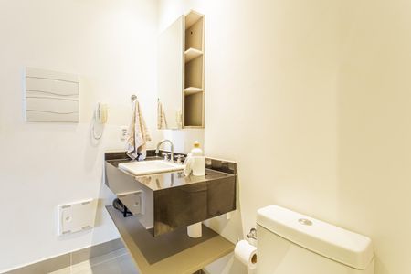 Banheiro de kitnet/studio à venda com 1 quarto, 60m² em Vila Olímpia, São Paulo