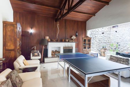 Casa à venda com 1272m², 4 quartos e 4 vagassala - lareira 