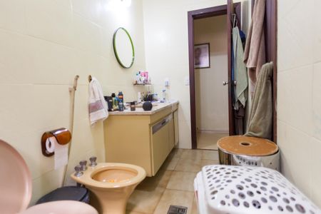 Casa à venda com 1272m², 4 quartos e 4 vagasBanheiro Social / semi suite 