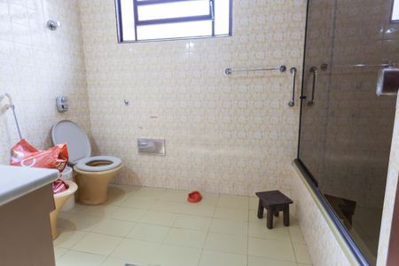 Casa à venda com 1272m², 4 quartos e 4 vagasBanheiro suite 1 