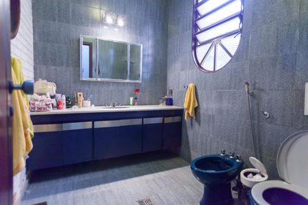 Casa à venda com 1272m², 4 quartos e 4 vagasBanheiro suite 2 