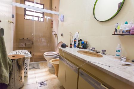 Casa à venda com 1272m², 4 quartos e 4 vagasBanheiro Social / semi suite 