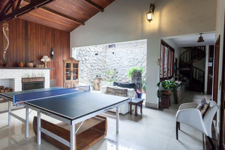 Casa à venda com 1272m², 4 quartos e 4 vagassala - lareira 